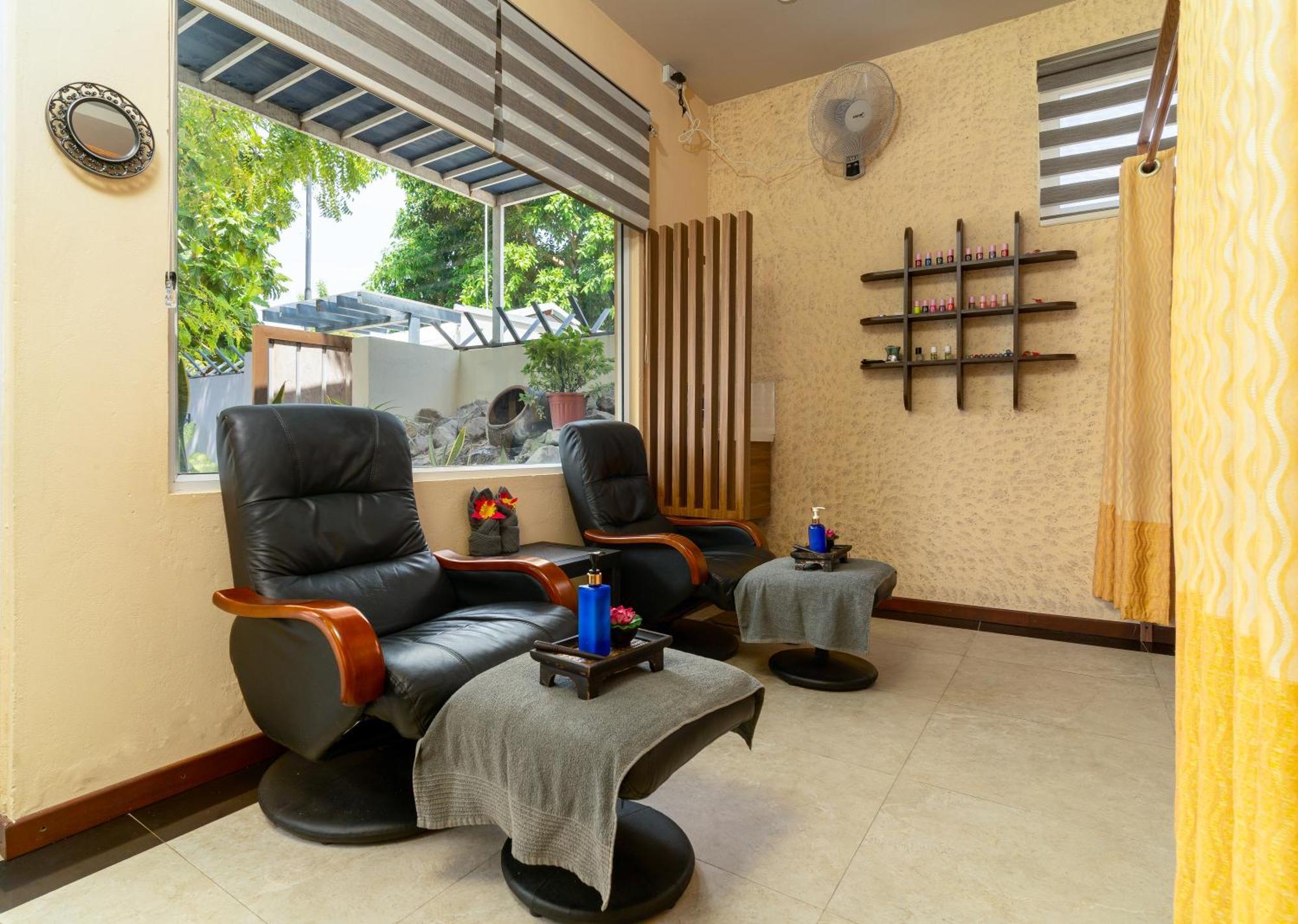 Nala Veli Beach & Spa Ukulhas Island Exterior photo