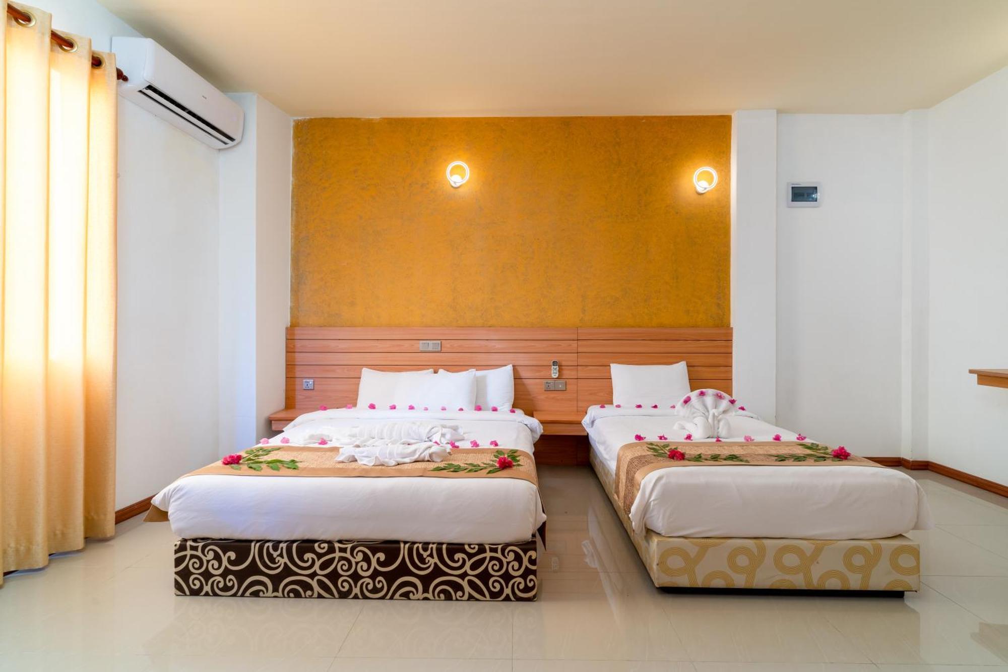 Nala Veli Beach & Spa Ukulhas Island Exterior photo