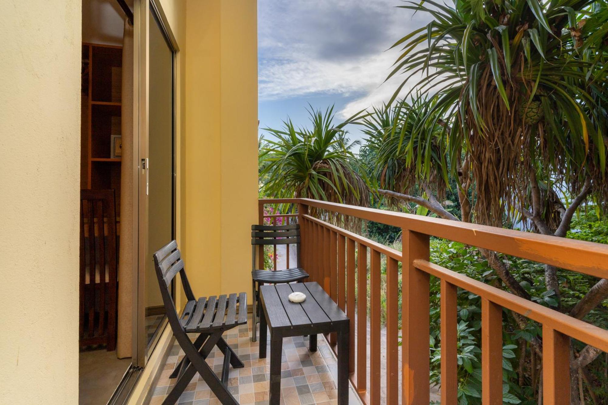 Nala Veli Beach & Spa Ukulhas Island Exterior photo