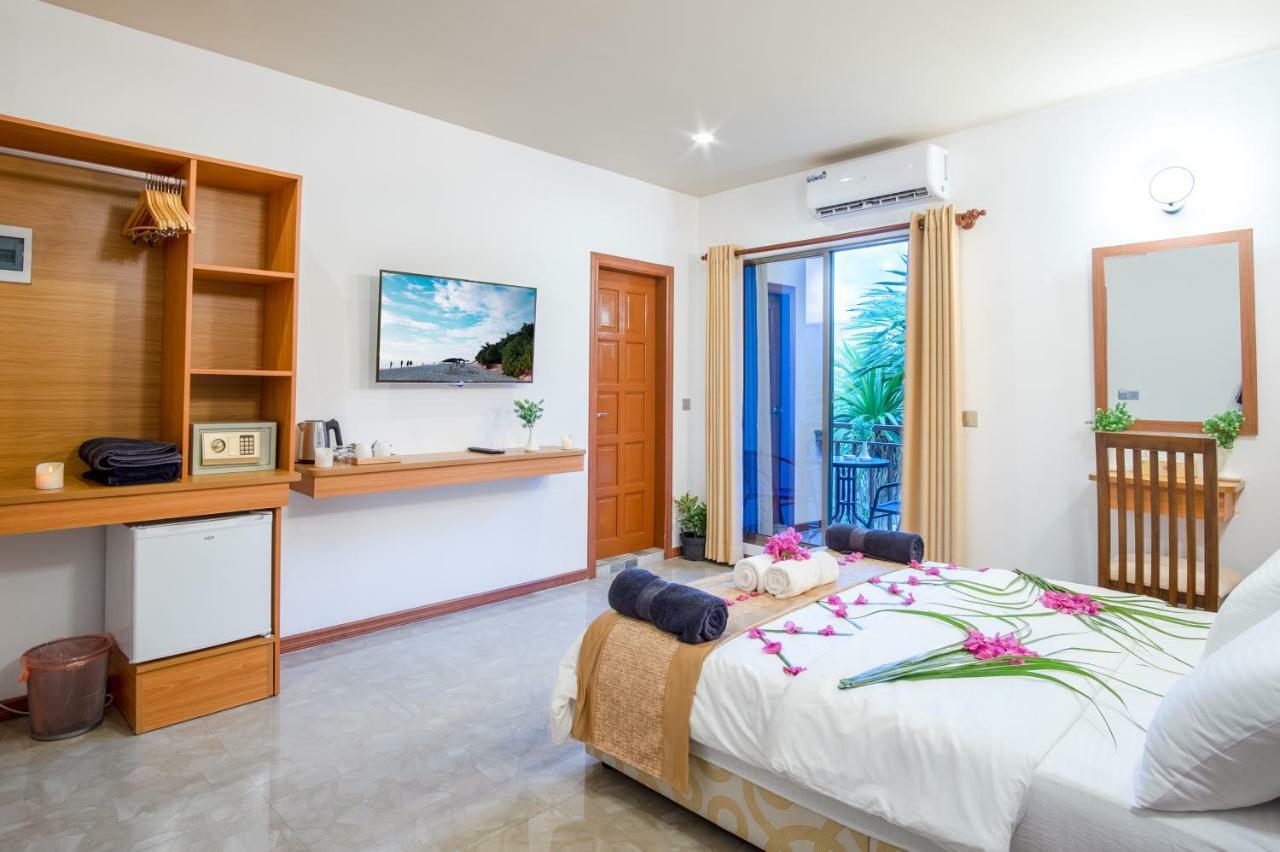 Nala Veli Beach & Spa Ukulhas Island Exterior photo